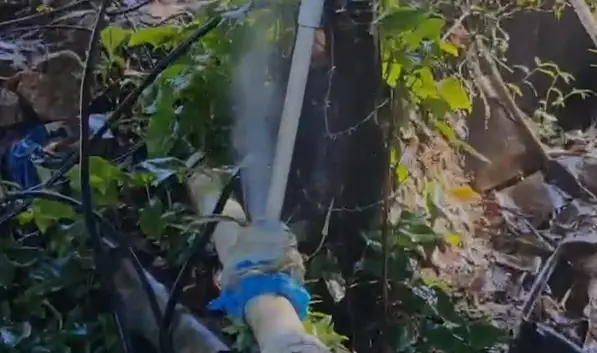 Clausuran toma de agua clandestina en Jarabacoa