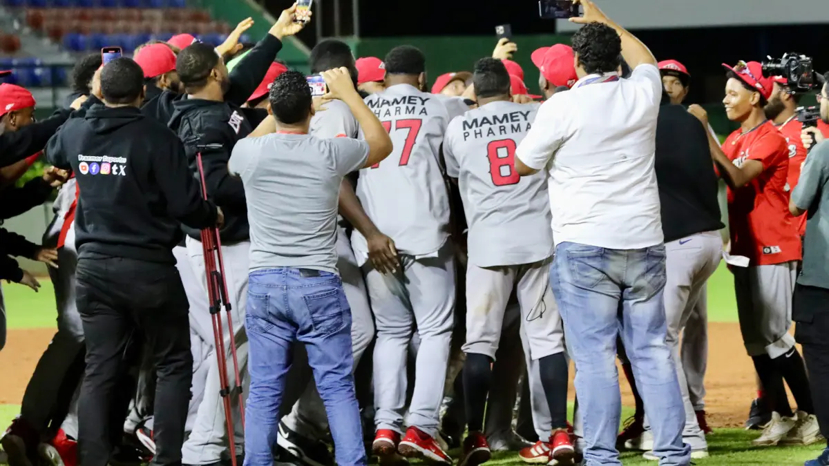 Leones vencen a Gigantes y aseguran pase al Round Robin