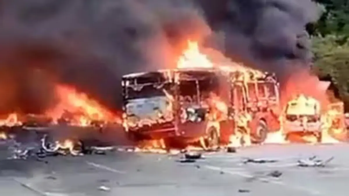 Ascienden a 20 los muertos por accidente múltiple en Venezuela