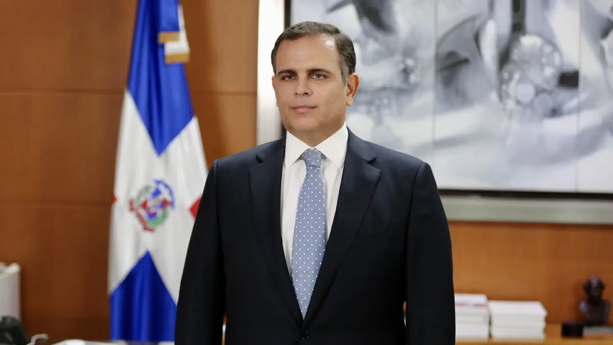 Demandan al ministro Jochi Vicente por desacato a sentencia sobre expropiación de terrenos