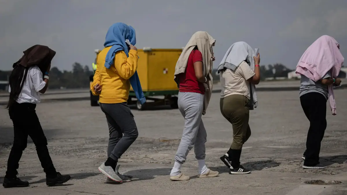 EEUU duplica en el año fiscal 2023 número de indocumentados deportados