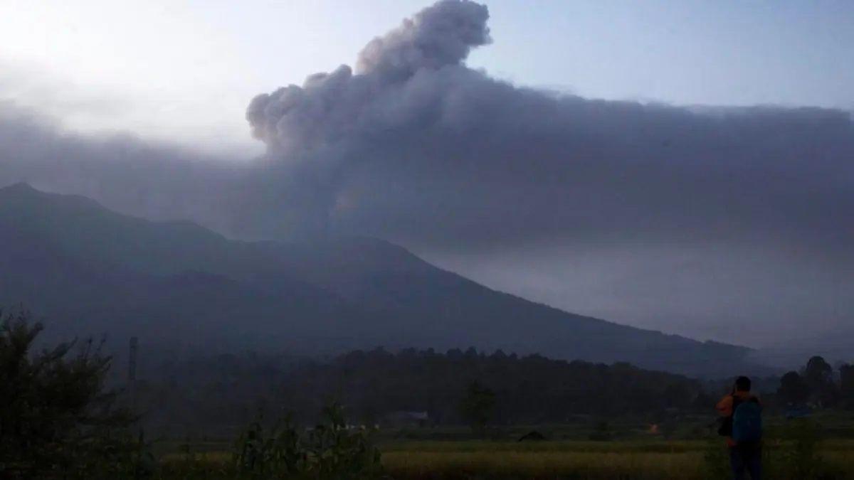 Suben a 23 los muertos en el volcán indonesio tras hallar último alpinista desaparecido