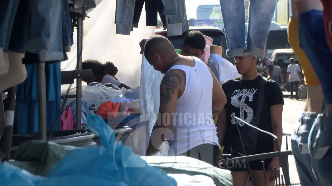 Tímido patrullaje policial en arterias comerciales