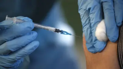 Ecuador intensifica la vacunación ante casos de tosferina y fiebre amarilla