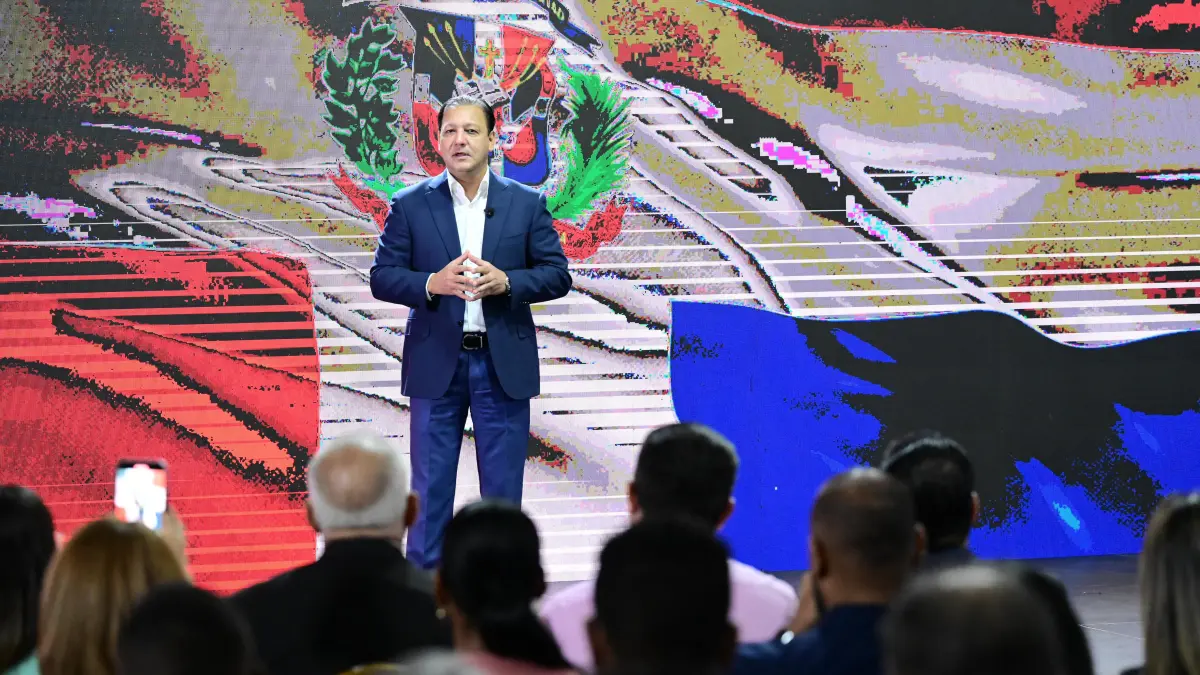 Abel presenta plan para recuperar atención de salud al pueblo dominicano