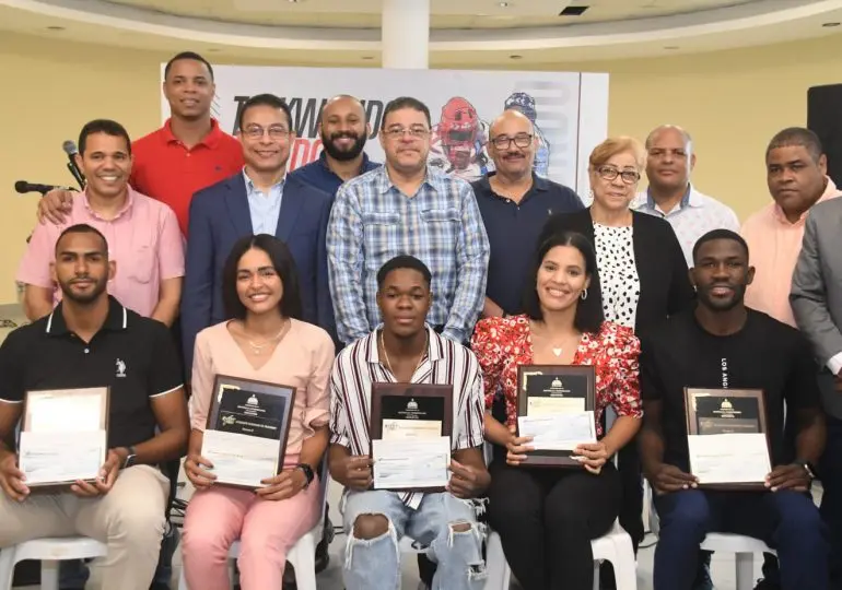 Federación de Taekwondo premia a sus atletas con más de 350 mil pesos y 72 mil dólares