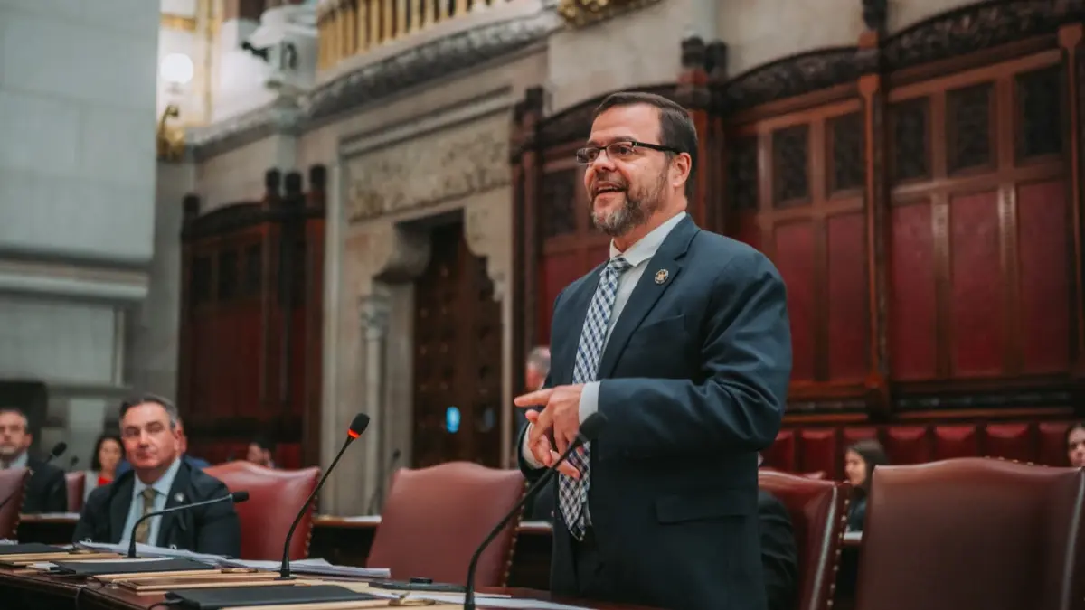 Senador Sepúlveda y DMV de NY se refieren a los avances en la homologación de Licencias de conducir con RD