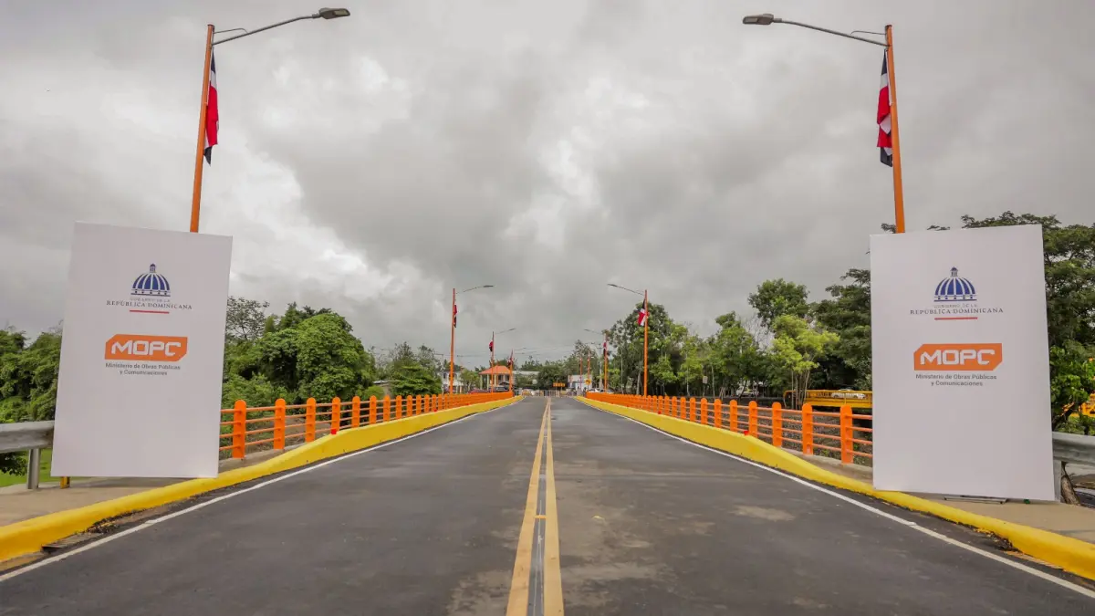 Entregan puente El Cangrejo en Puerto Plata