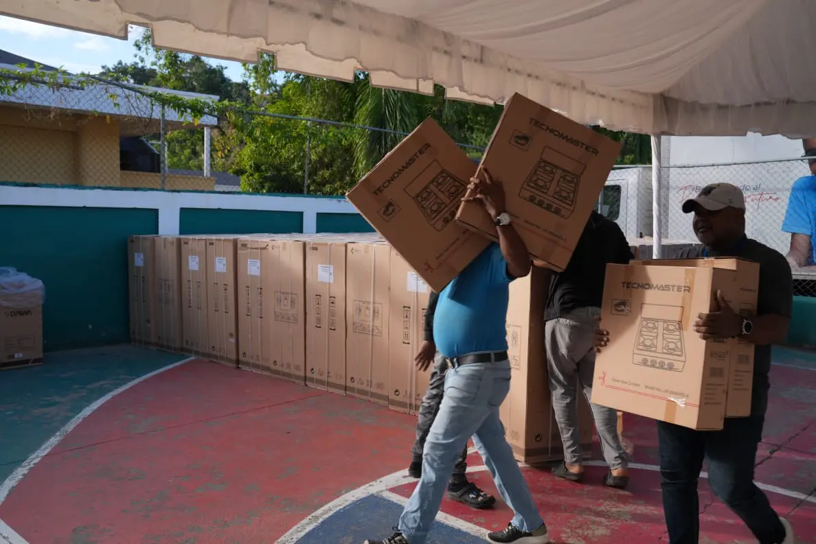 Gobierno dice ha entregado más de 1,600 artículos a afectados por lluvias