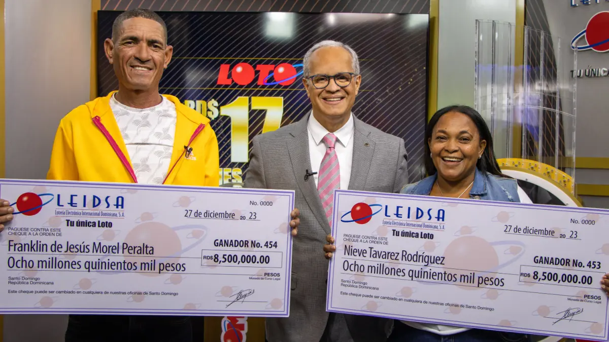 LEIDSA entrega 17 millones a cocinera y quesero que se dividieron el premio del Loto