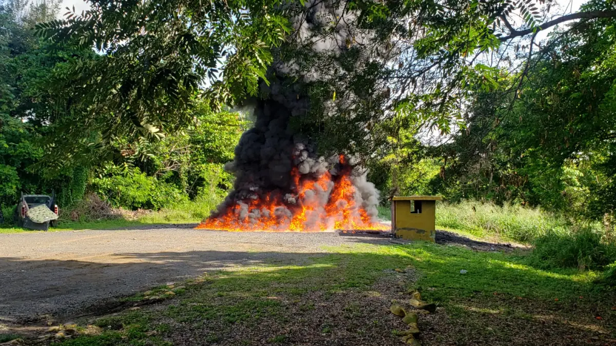 PGR incinera más de 1,480 kilos de droga incautada en Baní