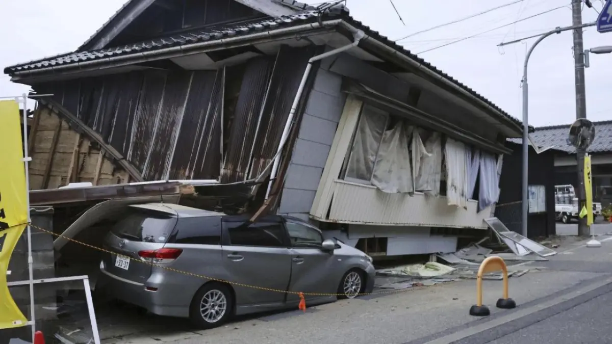 Al menos seis personas bajo escombros tras el terremoto en Japón