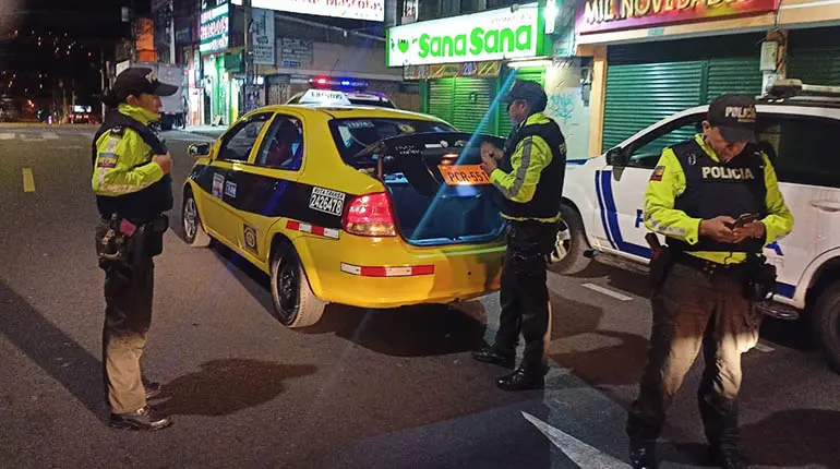 Aumentan a tres fallecidos y 11 heridos en incendio provocado en Ecuador