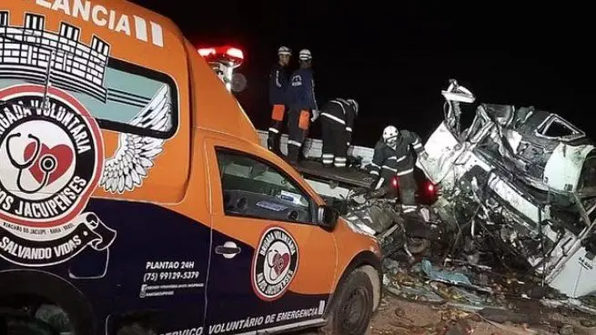 Al menos 24 fallecidos deja accidente en Brasil