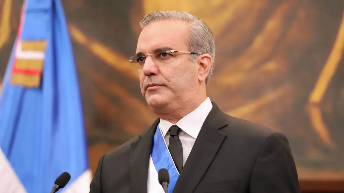 Abinader manifiesta apoyo al presidente de Ecuador, rechaza actos violentos en ese país