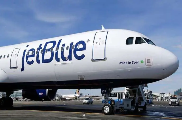 Un vuelo de JetBlue que partió de RD hacia NY fue desviado debido a restos del Starship