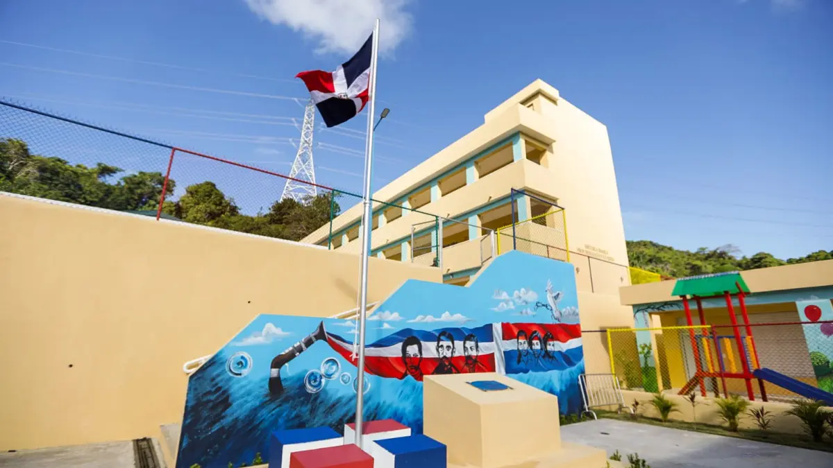 Gobierno inaugura varias obras en San Cristóbal