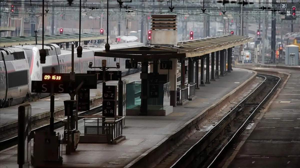 El hombre que hirió a tres personas en una estación de París había premeditado su acción