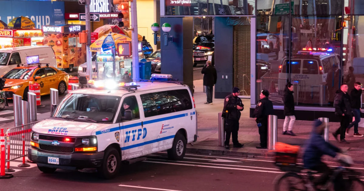 Migrante venezolano de 15 años detenido en NY acusado de provocar tiroteo en Times Square