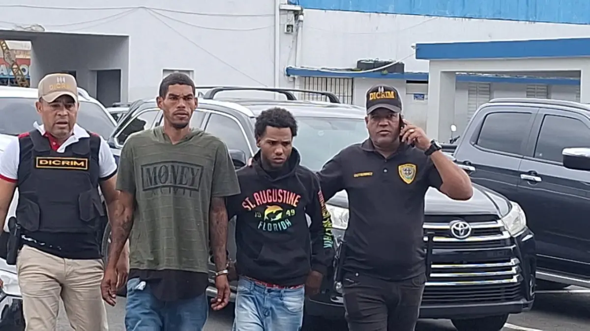 Se entrega a las autoridades hombre acusado de atracar un policía