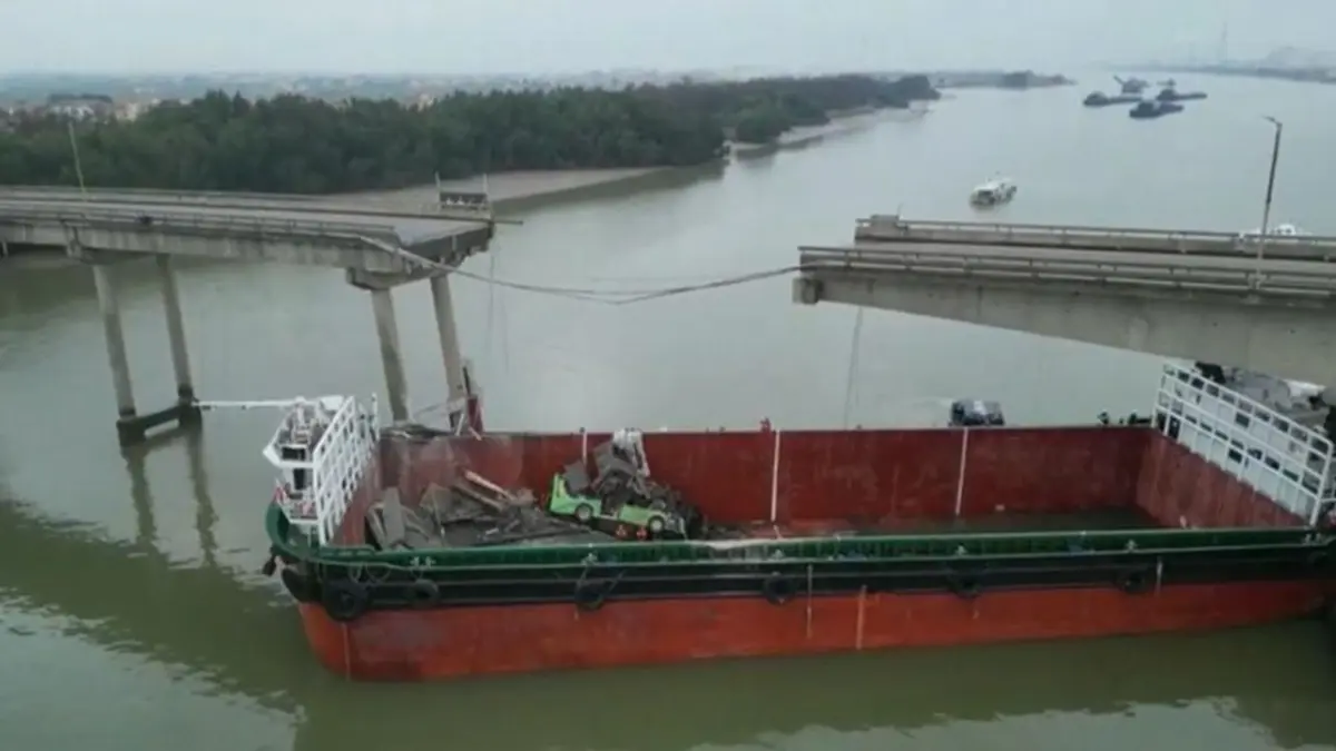 Cinco muertos en China tras buque provocar la rotura de un puente