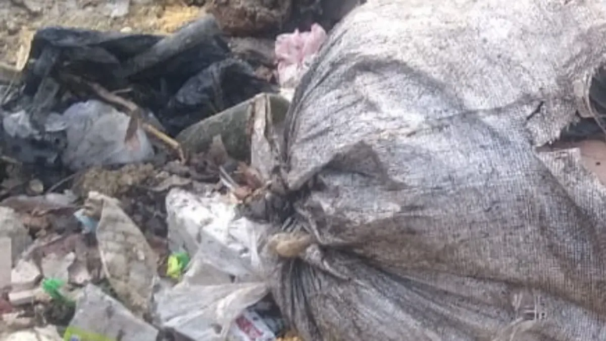 Encuentran cadáver dentro de un saco en vertedero