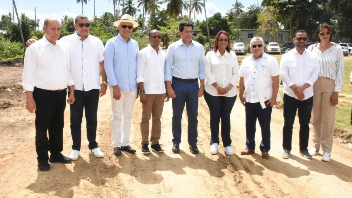 Turismo deja iniciado trabajos de remodelaciones de calles en Arroyo Barril por RD$48 millones