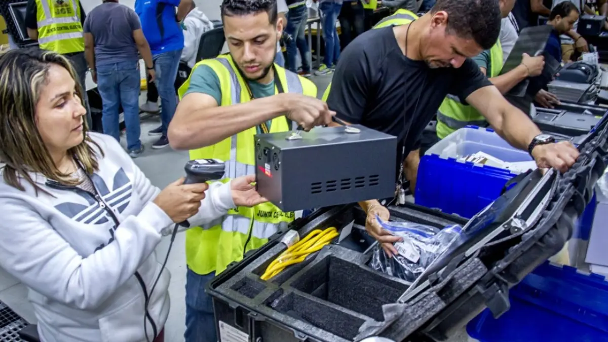 ¿Cómo es la clonación de los equipos que usarán en las elecciones?