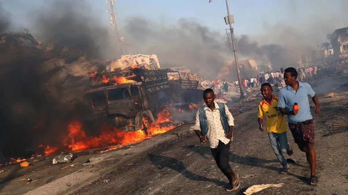 Al menos diez muertos por explosiones en mercado de Somalia