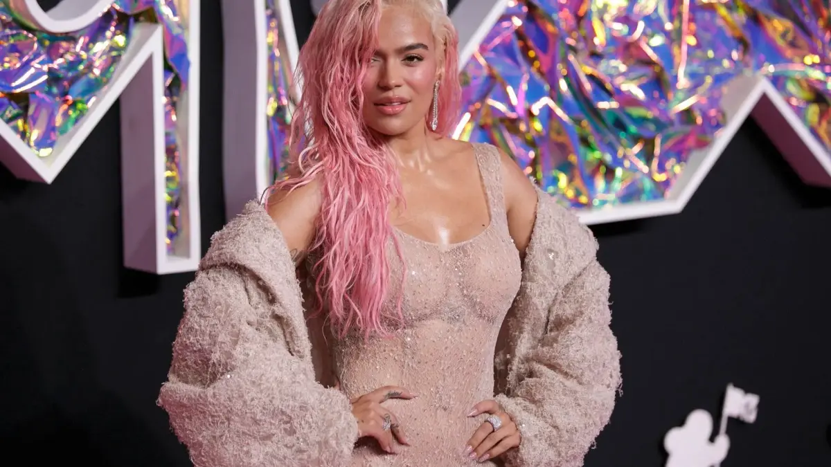 Karol G reina en Premio Lo Nuestro