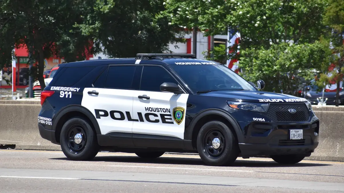 Fallece mujer a manos de la Policía tras disparar en una iglesia