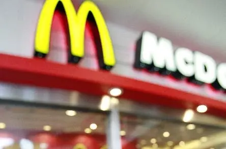 McDonalds y Starbucks sufren bajadas en sus ventas por el boicot de grupos pro palestinos