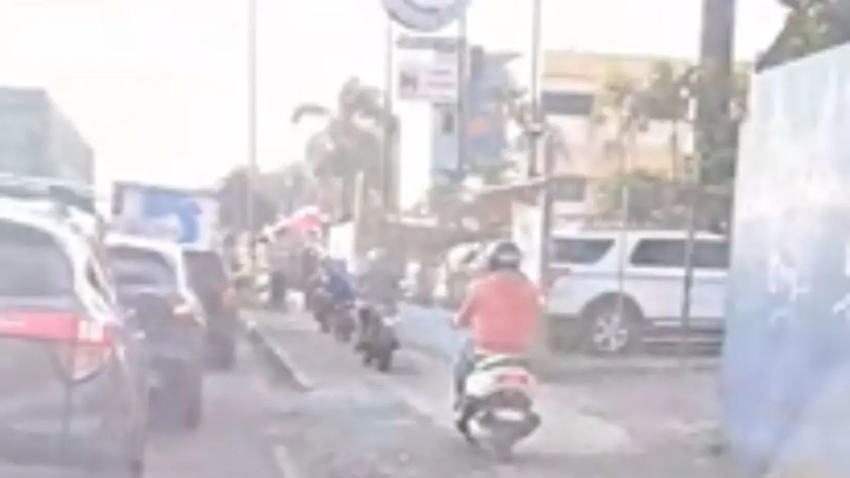 Hay una mujer en el Intrant que actúa por orden del presidente que vive autorizando rutas de motores