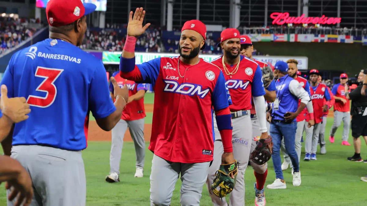 Robinson Canó y César Valdez guían triunfo del Licey ante Caguas
