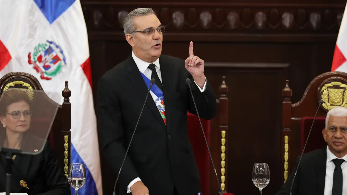 Abinader dice en el 2023 se concluyeron 122 obras por un monto de RD$40 mil millones