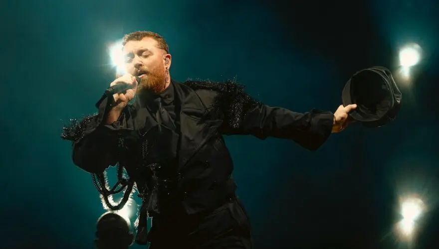 Sam Smith calienta Lollapalooza Brasil con su canto a la libertad