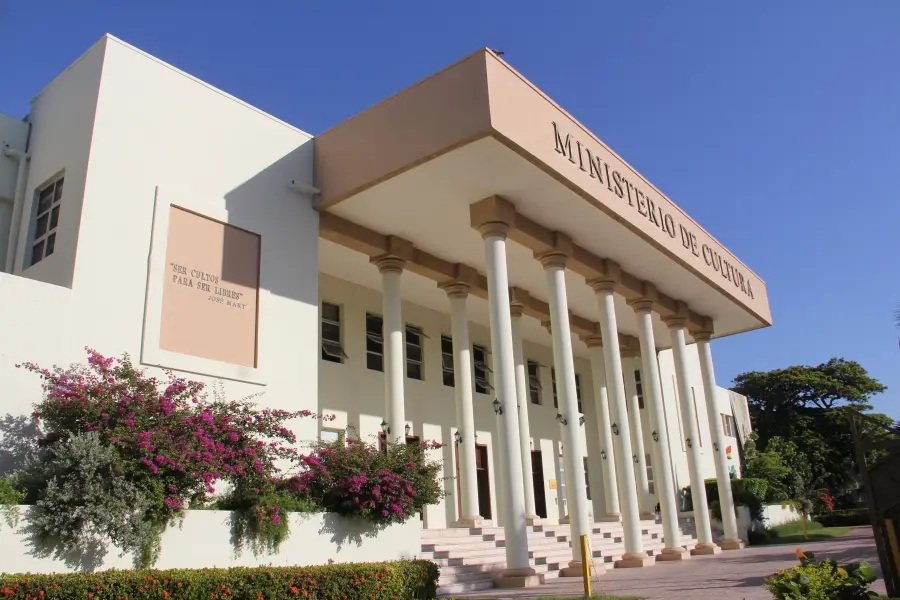 Ministerio de Cultura expresa pesar por afectados de incendio en carnaval