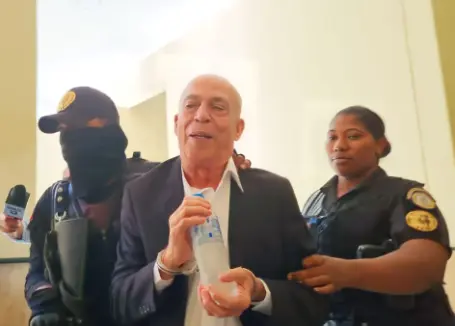 Cinco años de prisión para el abogado Johnny Portorreal por estafa a familia Rosario