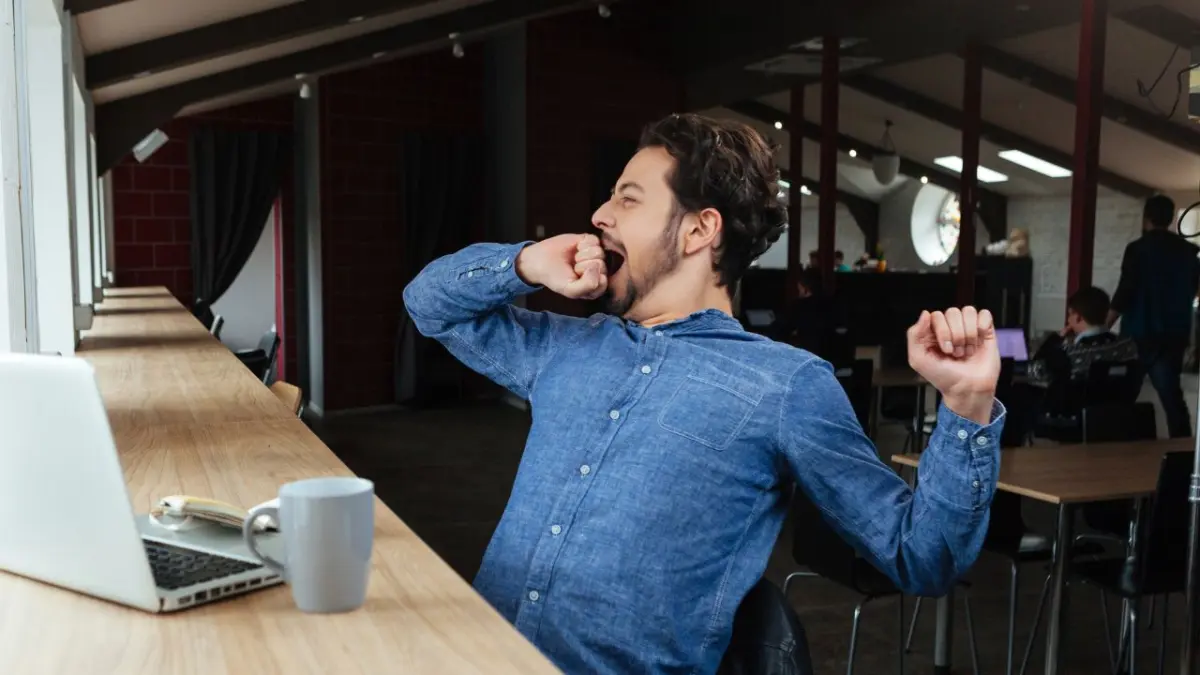 ¿Por qué se contagian los bostezos?