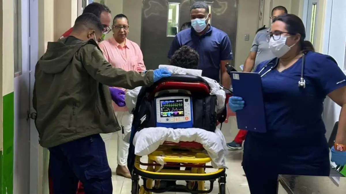 Trasladan a Boston a menor de 15 años quemado en carnaval de Salcedo