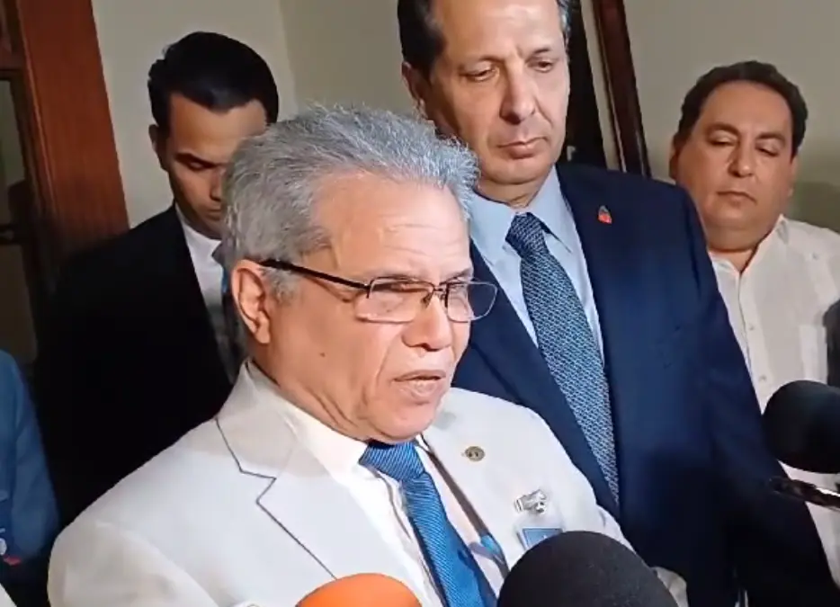 CMD dice Abinader le pidió tiempo para aumento salarial