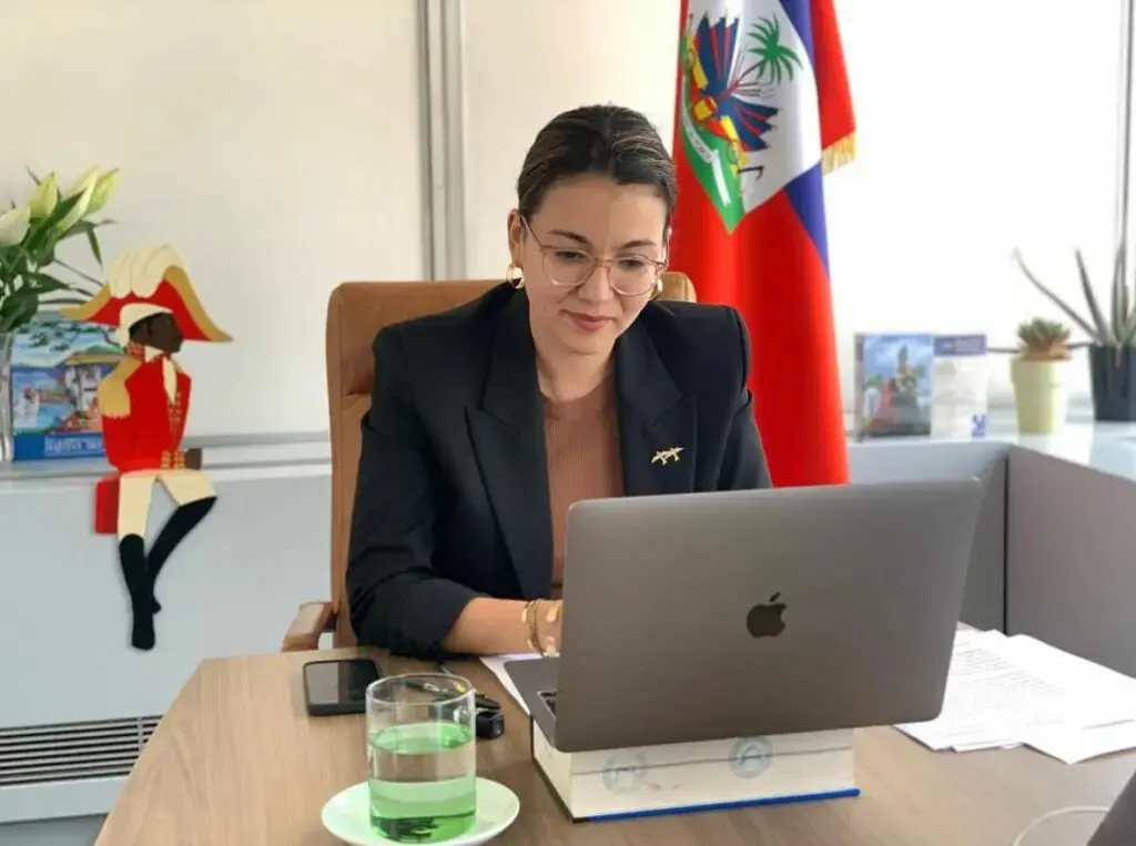 Renuncia la única mujer del Consejo de Transición de Haití