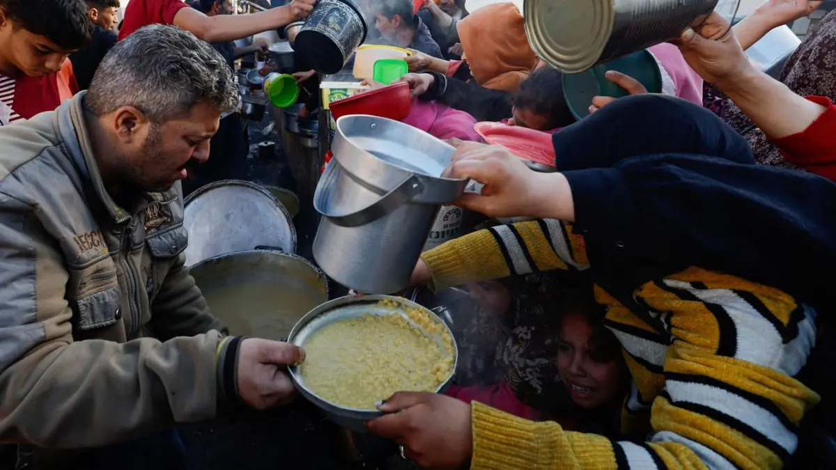 Trampa mortal: las fuerzas israelíes matan a seis en un nuevo ataque contra solicitantes de ayuda en Gaza