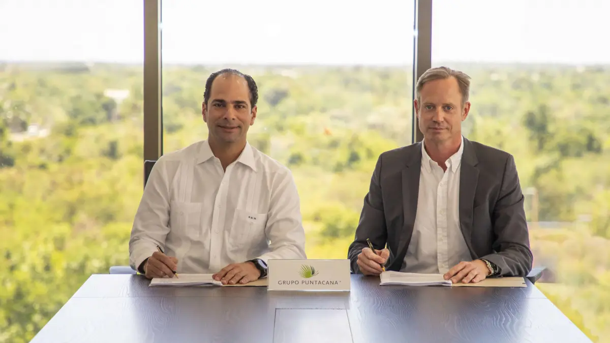 Grupo Puntacana firma convenio para generar 50% de su energía a partir de paneles solares