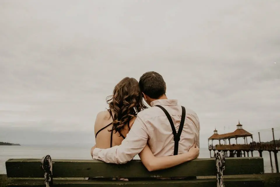 ¿Puede ser que el estrés en que vivo constantemente afecte mi relación de pareja y el deseo sexual?