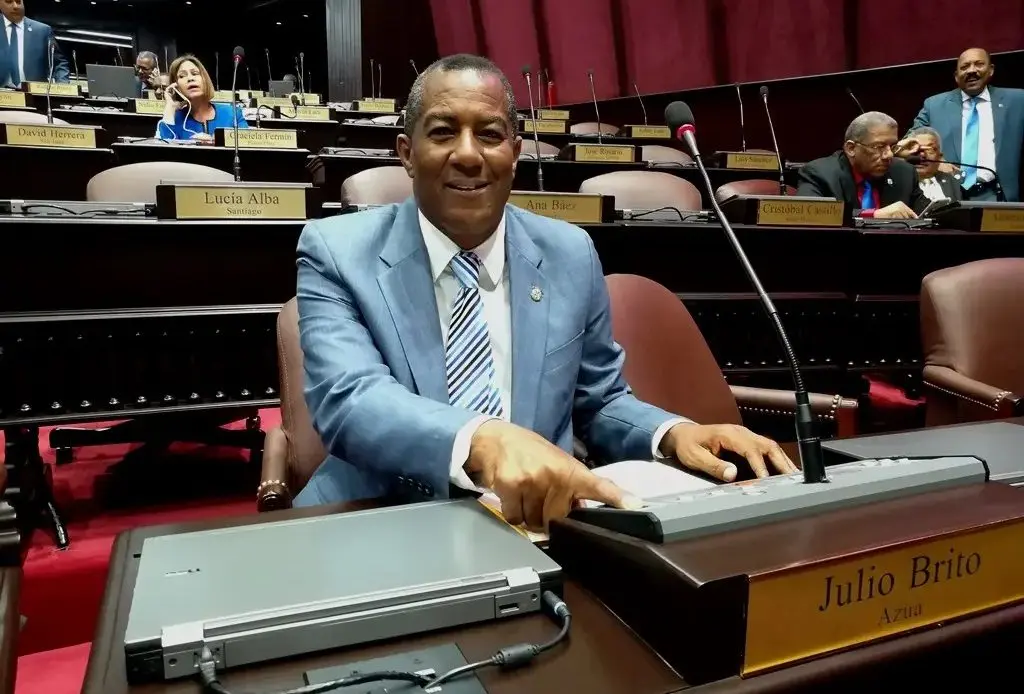 Congresistas lamentan muerte de diputado Julio Brito