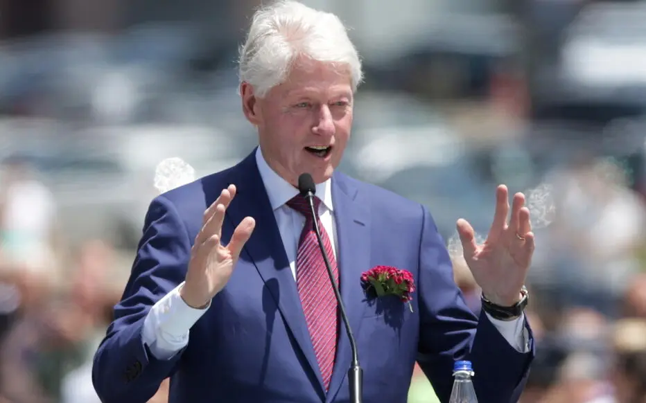 El expresidente Bill Clinton insta a una mayor colaboración entre los países de América