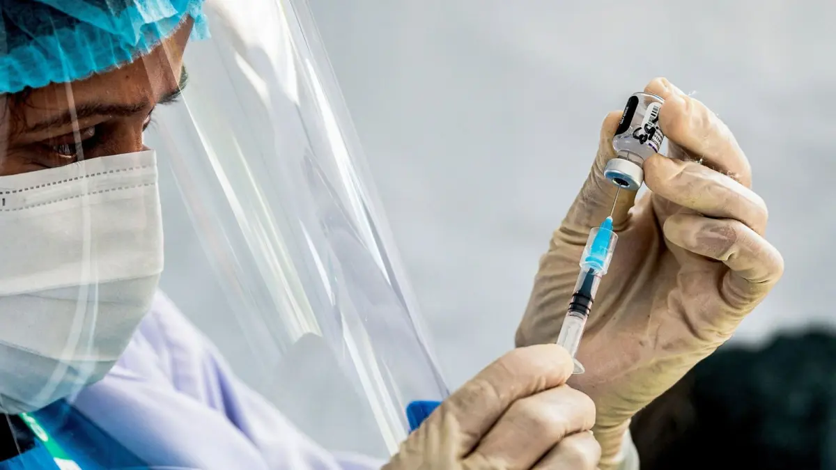 Desarrollan dos nuevas vacunas de covid que mejoran la efectividad de las comercializadas