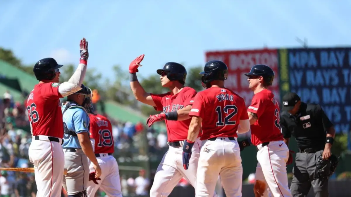 Peloteros hicieron realidad sueño de jugar en su país con serie Rays-Boston