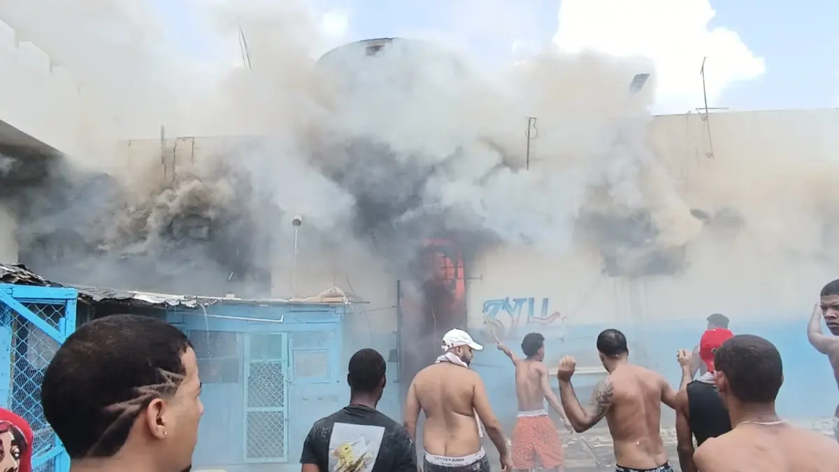 Procuraduría reporta once reclusos muertos tras incendio en La Victoria